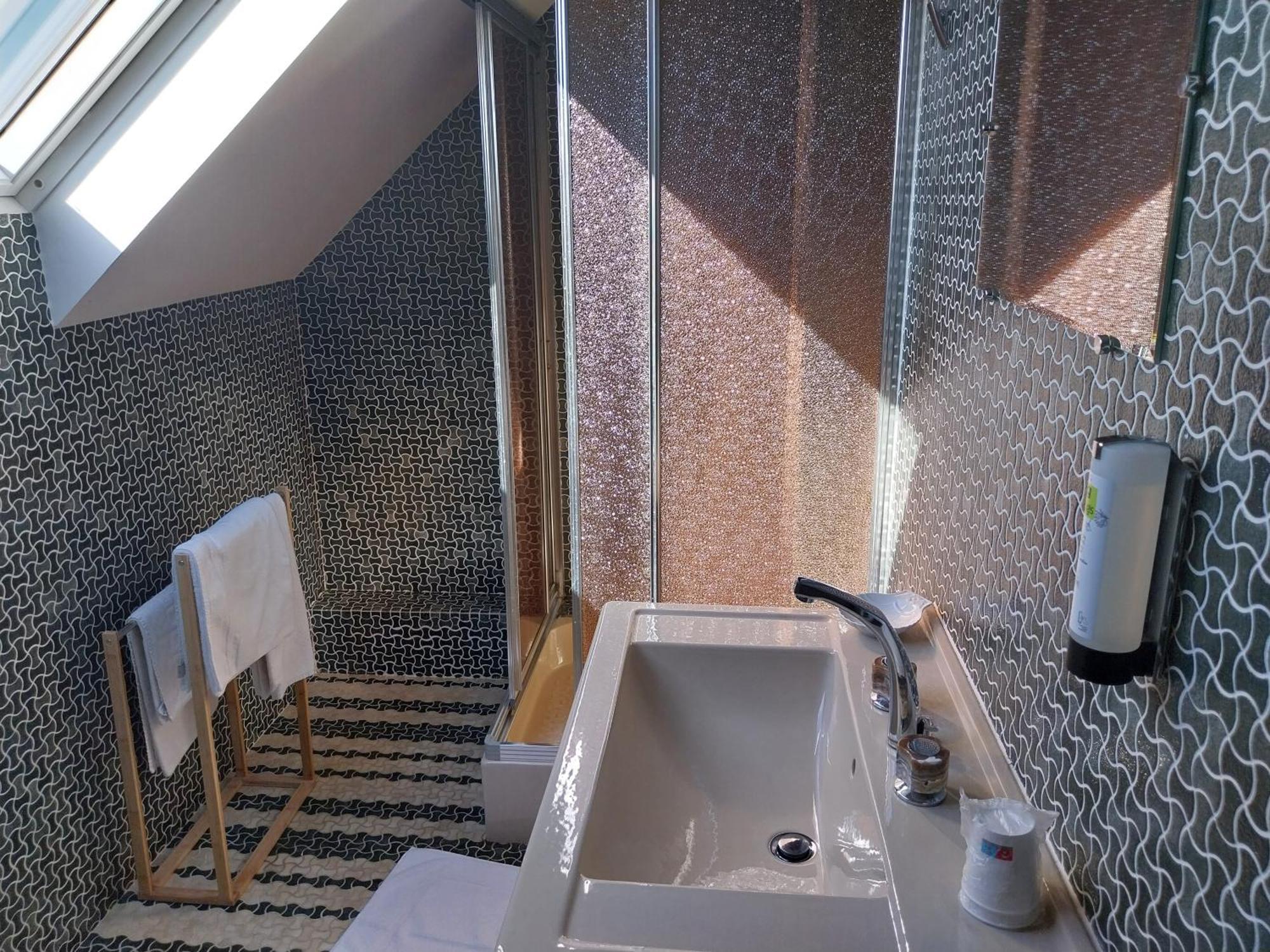 Hotel Logis Hotel Restaurant Cruzel Maurs